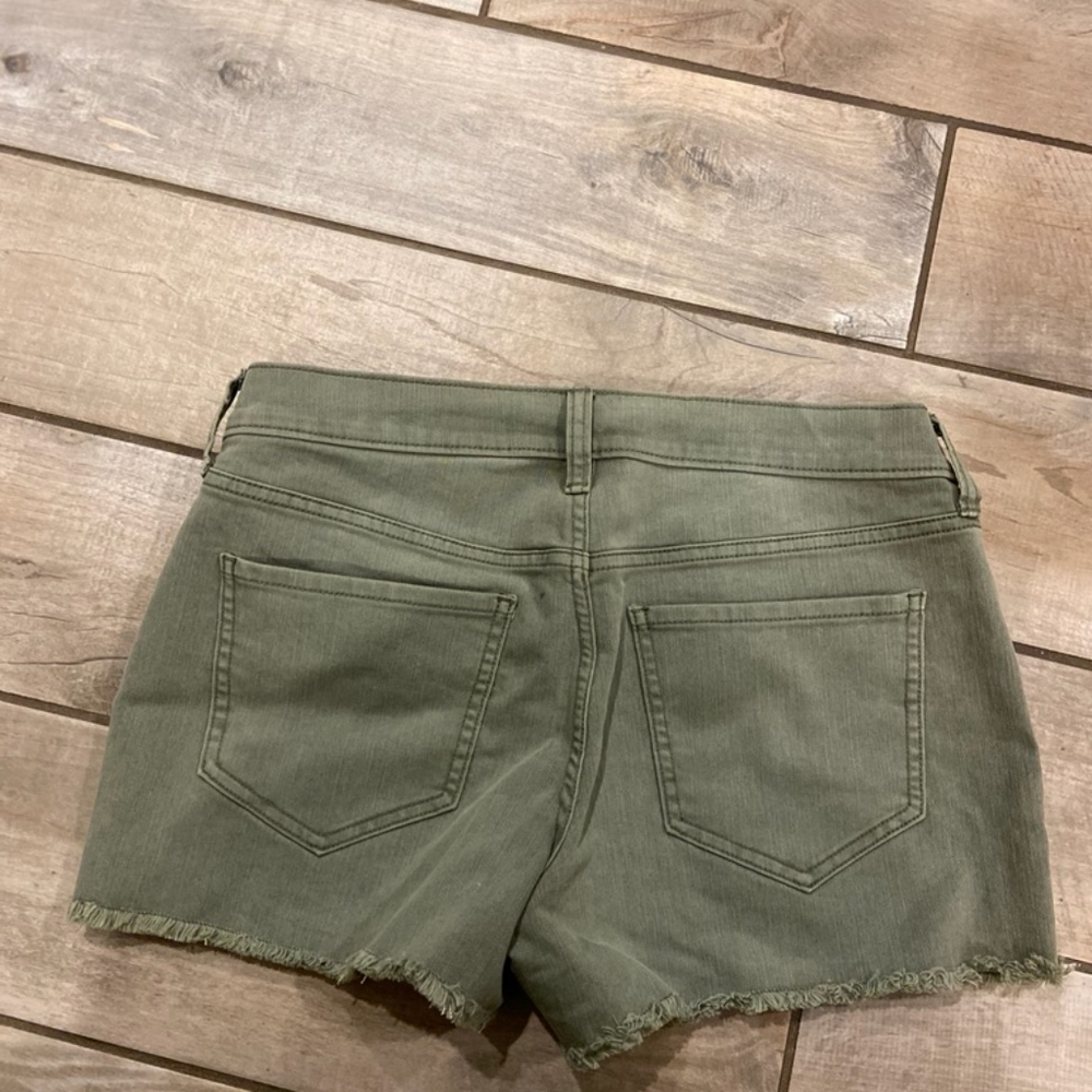 Olive Semi-Fitted Regular size 6 - Picture 2 of 3